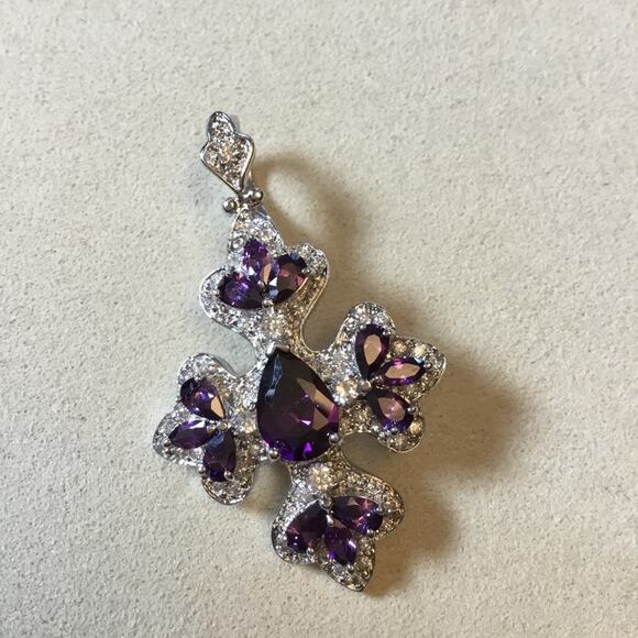 Shopeunoia Boutique Jewelry - Sterling Silver Purple Crystal Flower Pendant